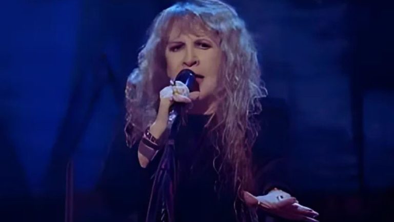 45 Stevie Nicks Quotes & Song Lyrics To Inspire You